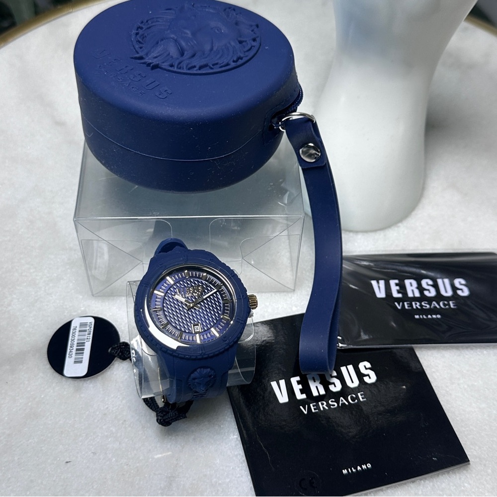 NWT Versace Versus Tokyo R Silicone Midnight Blue Silicone Watch with Case - Picture 5 of 7